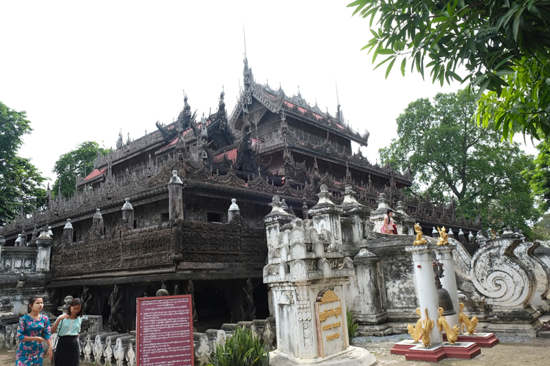 myanmar-travel-mandalay-temple