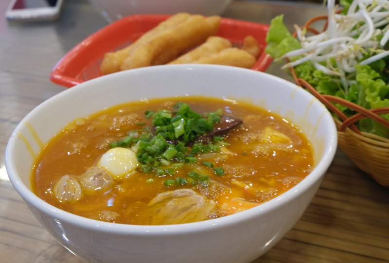 Vietnam-travel-food-tour