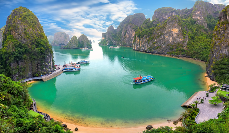 Vietnam-travel-destination-halong