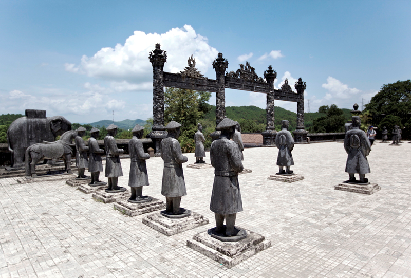 Vietnam-travel-king-tomb-in-hue